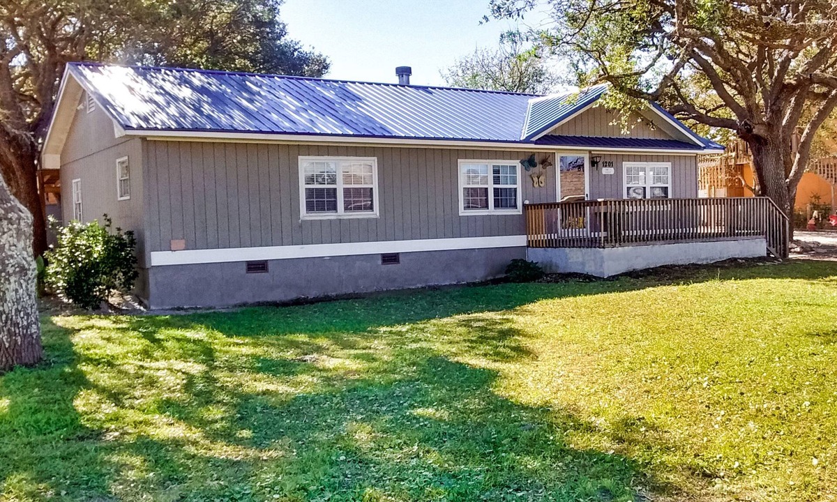 Salter Path House | Fanci's Hideout: Charming dog-friendly home near beach