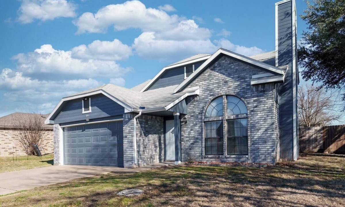Killeen House | Fenced Yard Patio and Grill Pet Friendly