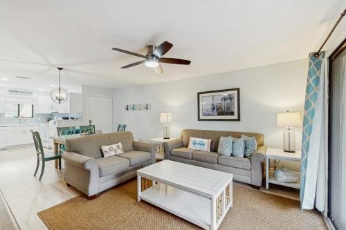 Folly Field House | Fiddlers Cove 27E