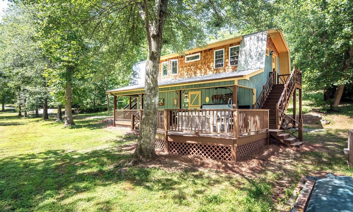 Cornelia House | Find Your Perfect Getaway in North Georgia