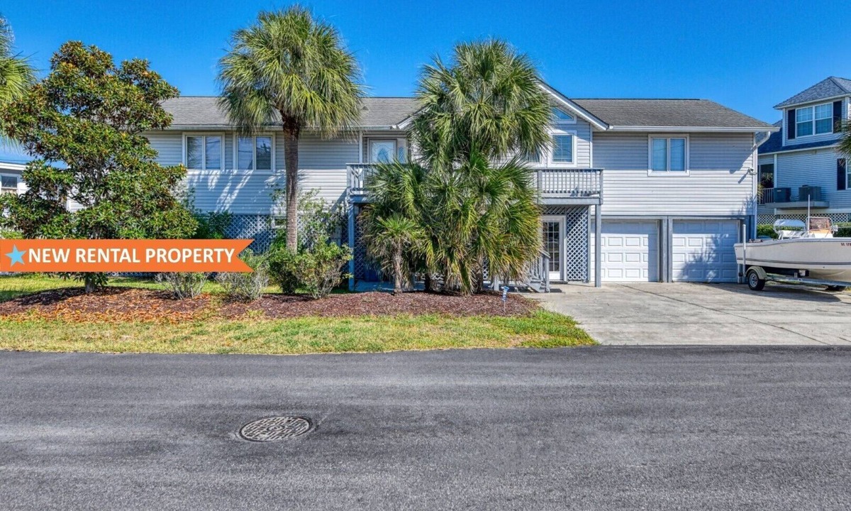 Inlet Harbour House | Five Bedroom Home with a Private Pool on the Channel and Pet Friendly