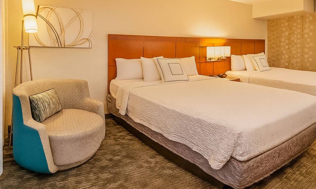 Rosslyn Hotel | FOUR Comfortable Units Close to Arlington House! Onsite Parking & Starbucks