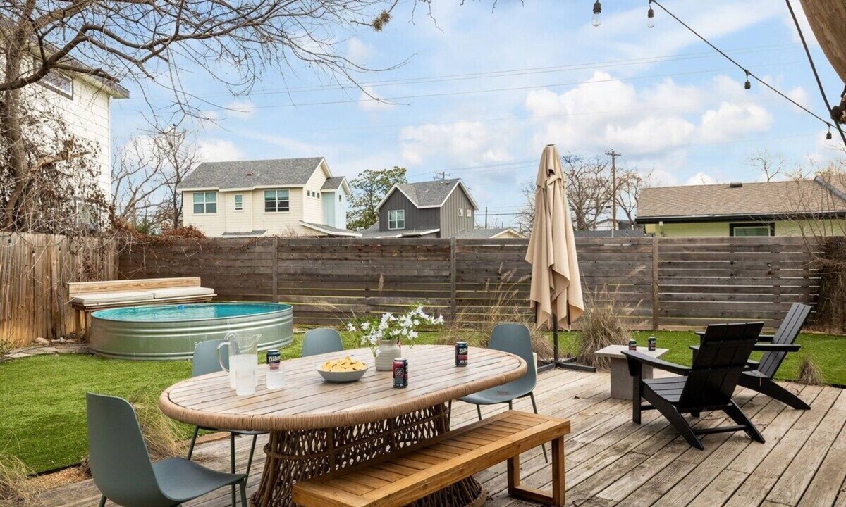MLK House | Free Parking, East Austin, Cowboy Pool - Leslie