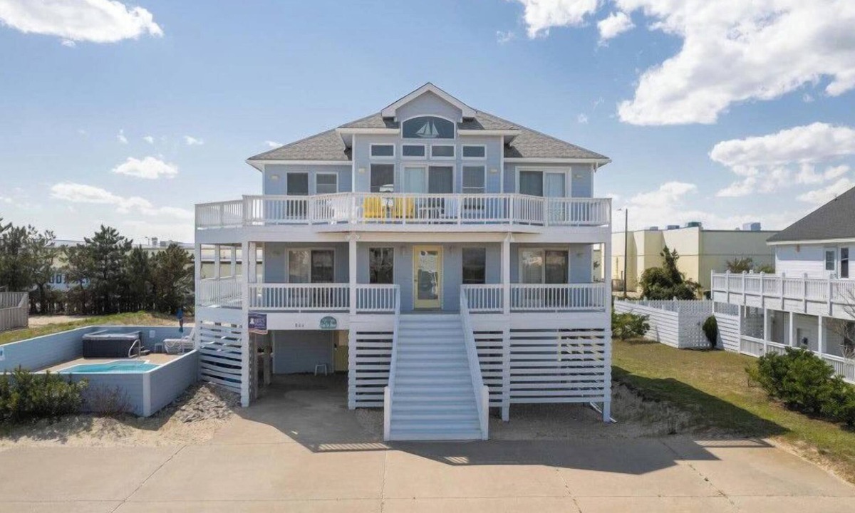 Whalehead Beach House | Fun for Shore 7-Bedroom Home in Whalehead
