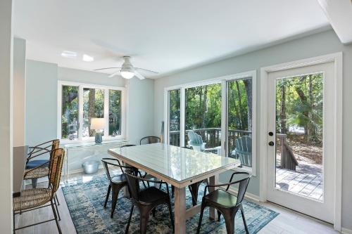West Beach Village House | FWO1358: 1358 Fairway Oaks