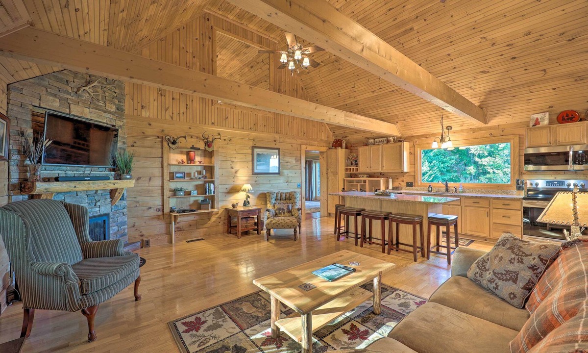 Hays Cabin | Game Room + Mtn Views! Family Blue Ridge Retreat