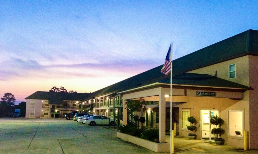 Metter Hotel | Garden Inn & Suites - Metter