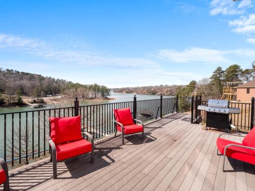 Cullman House | Generations Cove - Welcome To Your Perfect Lakefront Getaway!