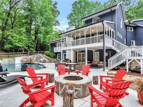 Flowery Branch House | Georgia Lakeside Getaway with Private Pool