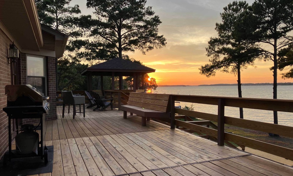 Gilbert House | Gilbert Lakefront Retreat w/Private Dock!