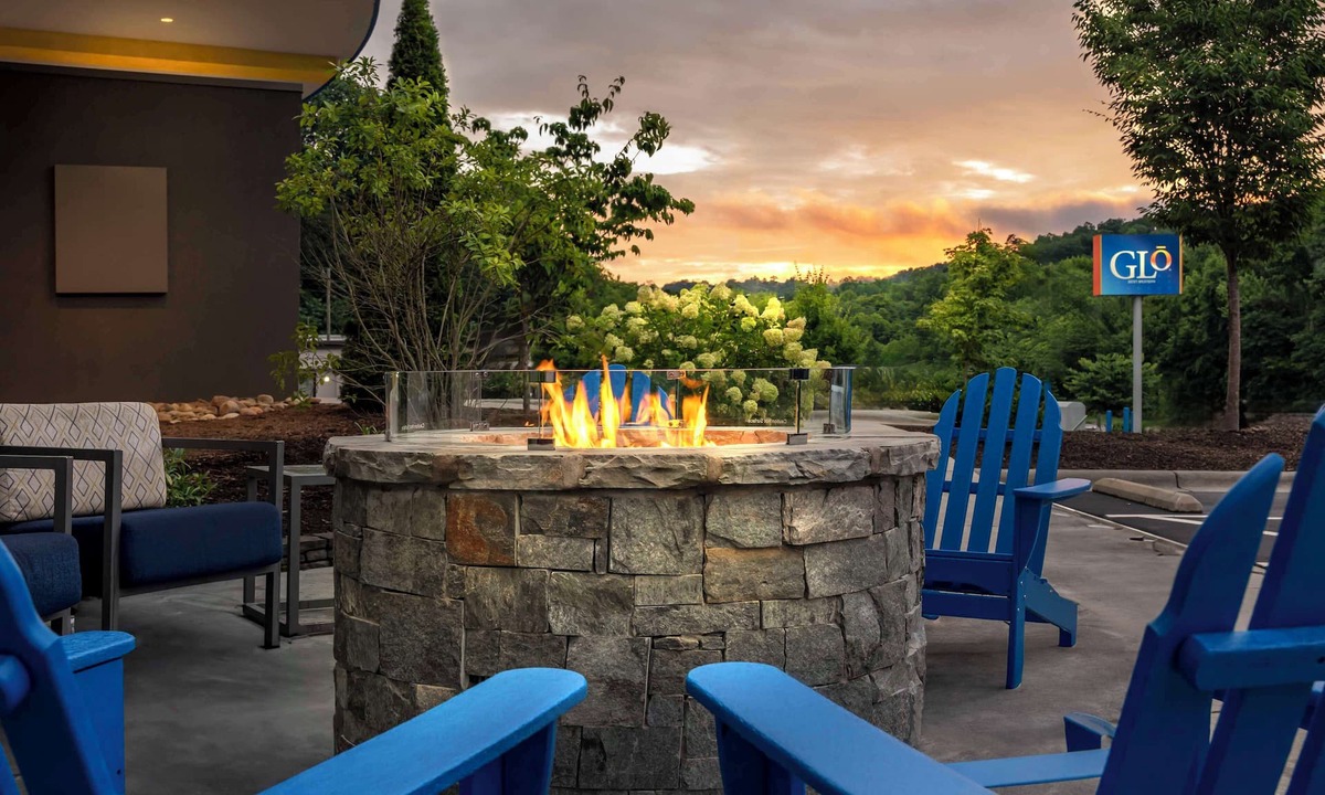 Asheville Hotel | GLō Hotel Asheville-Blue Ridge Parkway