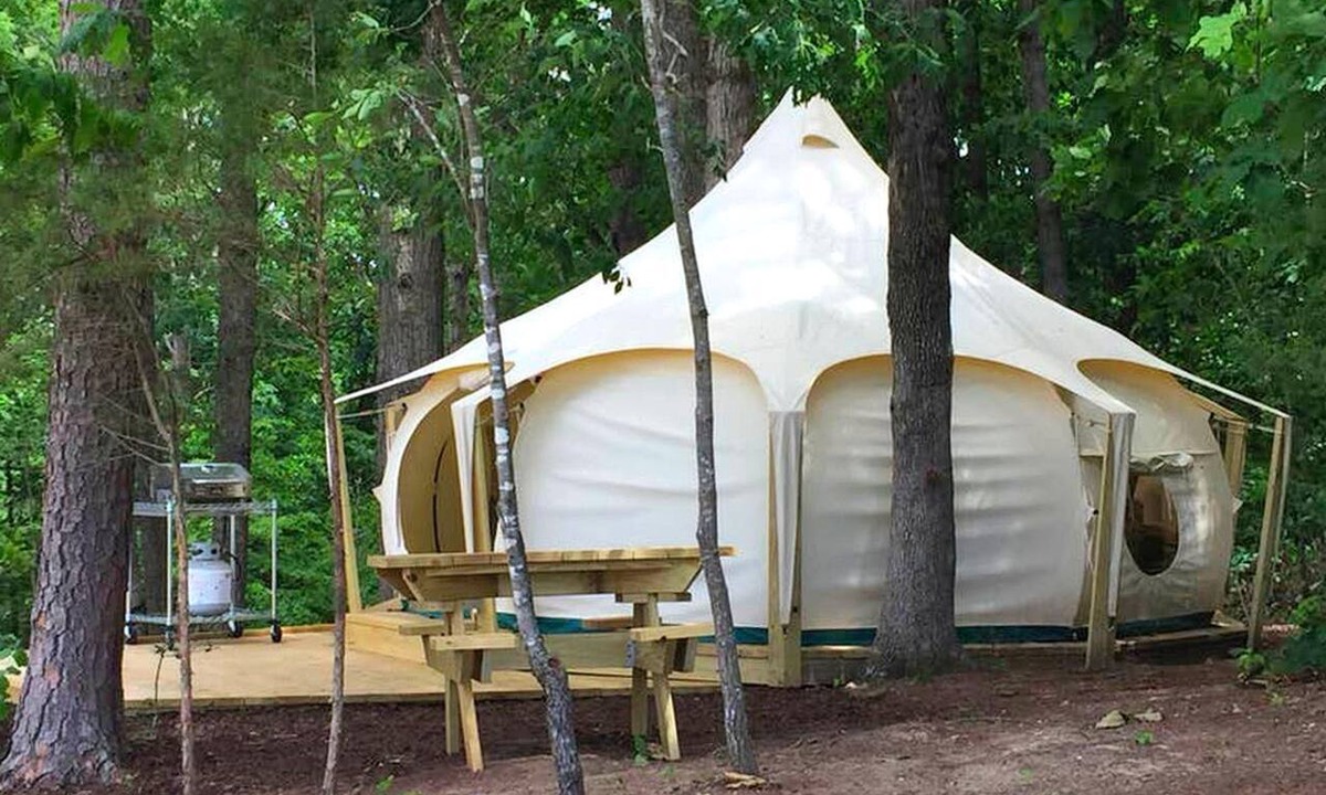 Gordonsville RV Rental | Glamping Getaway on an Impressive Farm near Charlottesville, Virginia