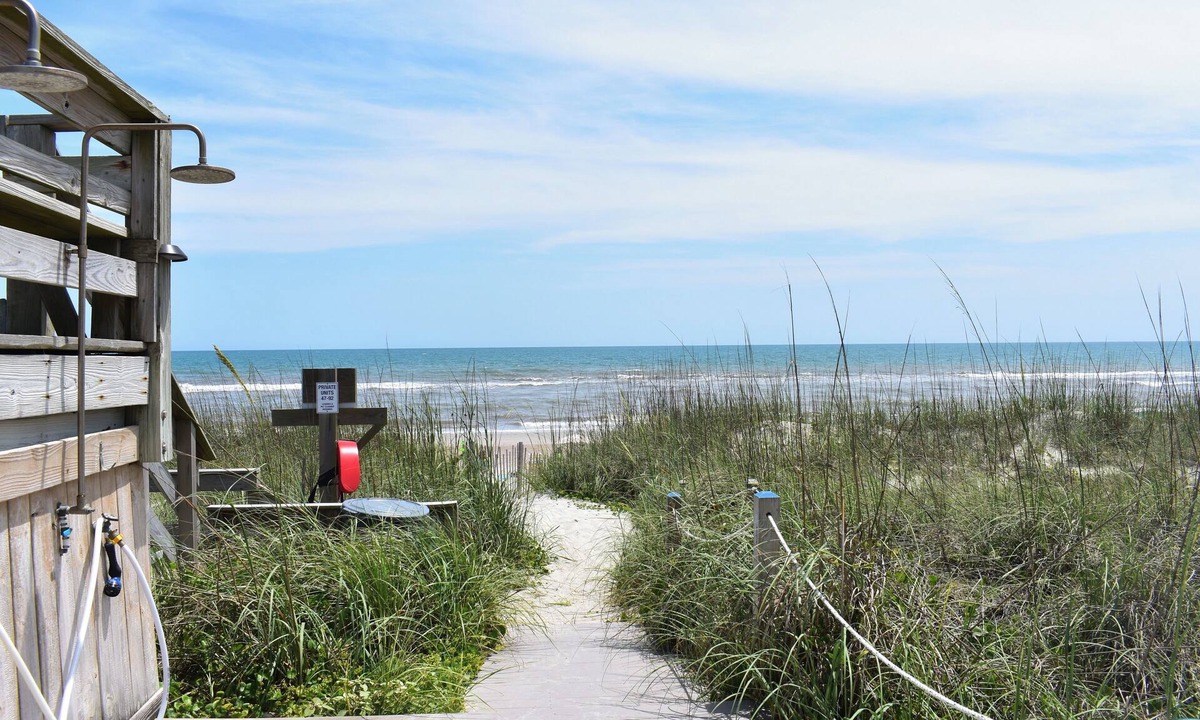 Pine Knoll Shores Apartment | Going Coastal