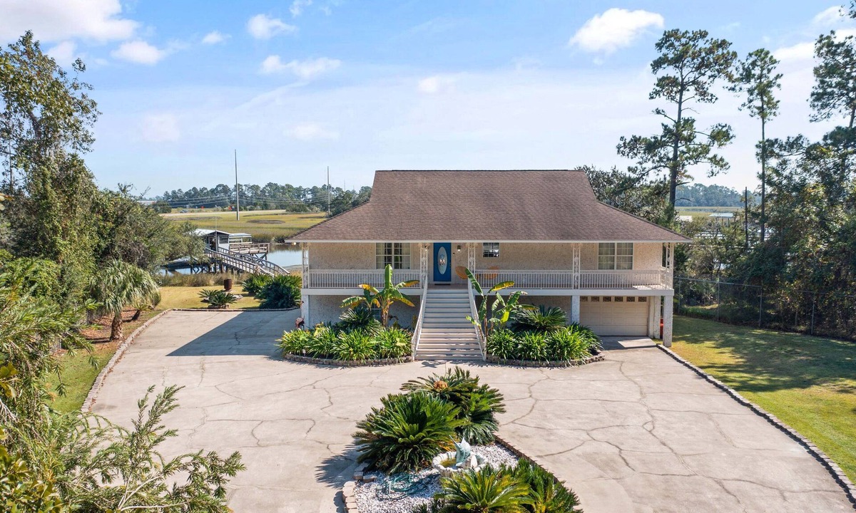 Brunswick House | Golden Isles Getaway -*ASK ABOUT SNOWBIRD SPECIALS*