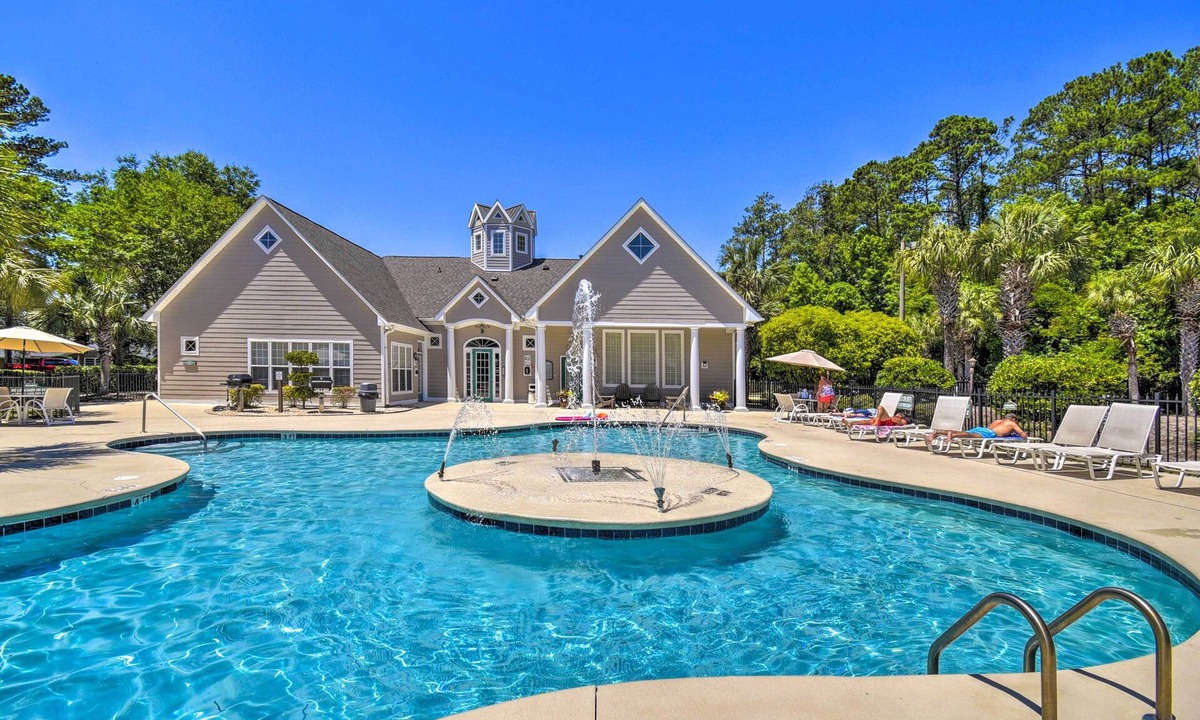 Vaught Apartment | Golf Cart & Pool Access! Condo in Myrtle Beach