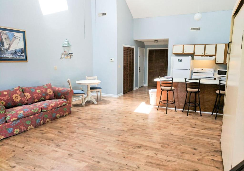 Surfside Beach Apartment | Golf Colony 14-E