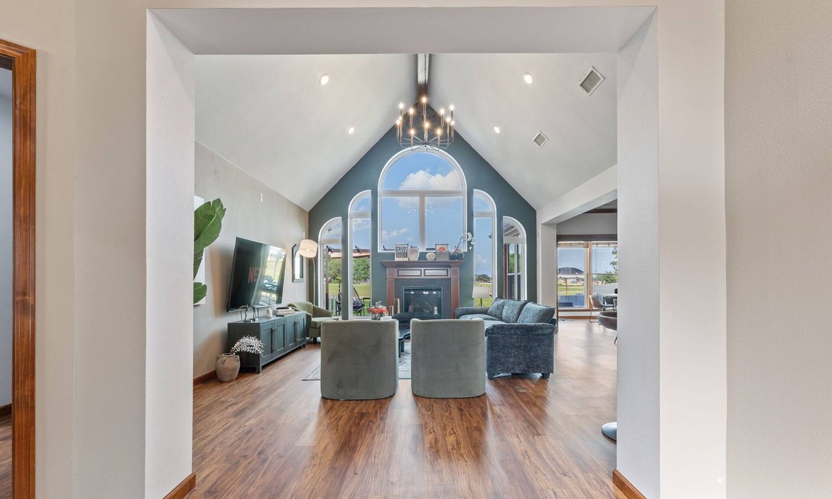 Lakeview  Jefferson County Cottage | Golf-side Luxe Escape Sleeps 13 Hot Tub & Theater