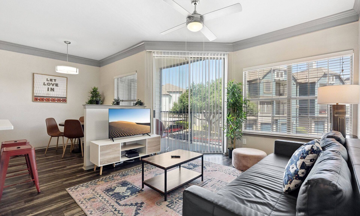 North Burnet Apartment | Gorgeous 1BR Next to the Domain hxlo