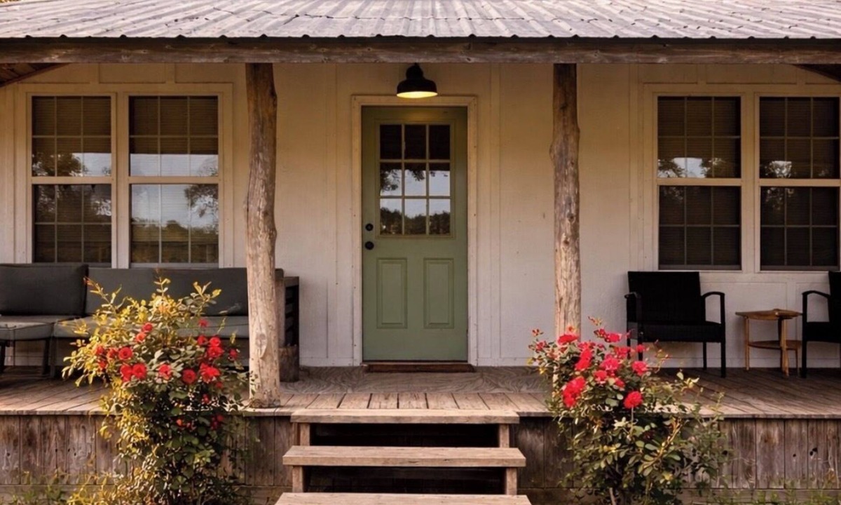 Appling County Other | Gorgeous 3-bedroom farmhouse in the beautiful Surrency countryside