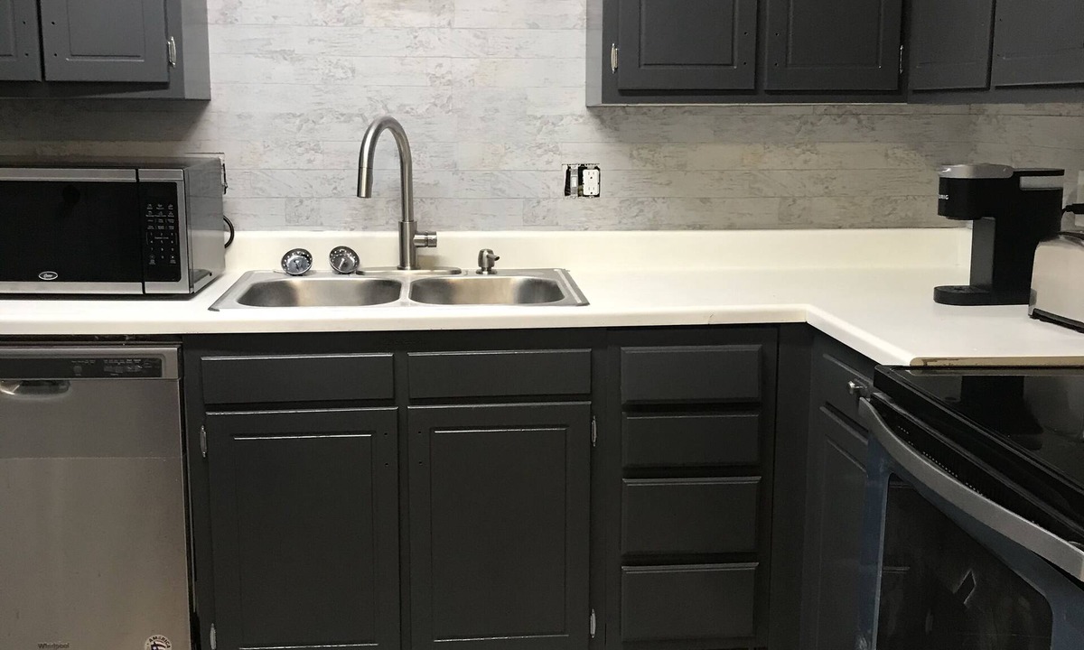 North Raleigh Condo | Gorgeous forest like 3 bed, 2 bth near NORTH HILLS & DOWNTOWN-PRIME RALEIGH AREA