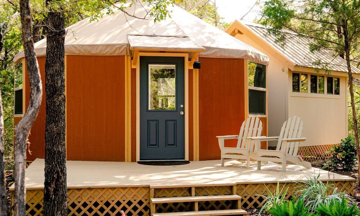 Bastrop Cabin | Gorgeous Glamping Yurt for a Unique Romantic Getaway near Austin