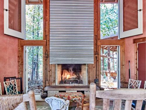Van Zandt County House | Gorgeous Multi-Unit Cabin Rental for Larger Groups Nestled in the Trees for an Unforgettable Getaway in Nature in Ben Wheeler, Texas