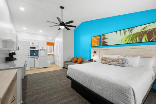 Surfside Beach Resort | Grand Palms Resort