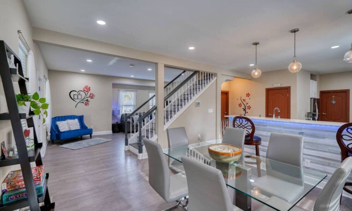 Baltimore Apartment | Great Area | 5 bedrooms | Game Room