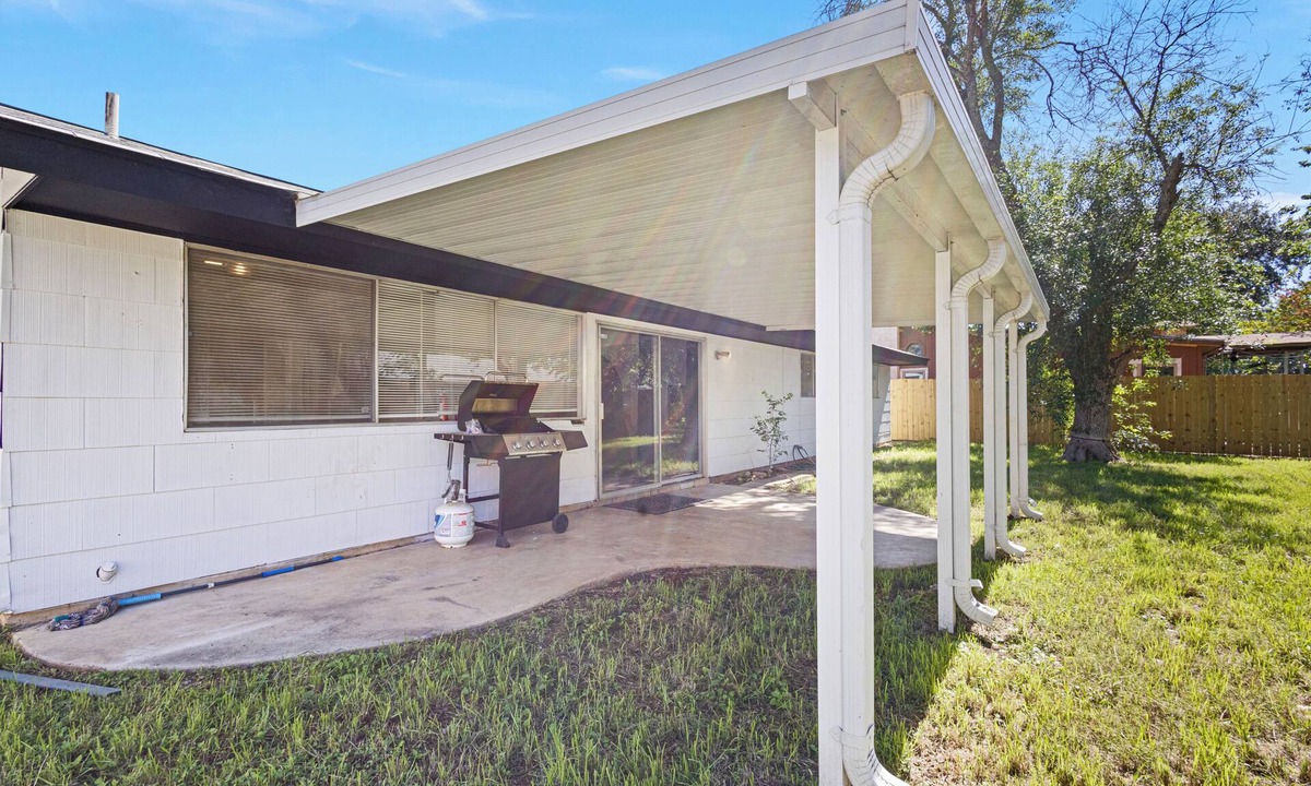 Babcock North House | Great for families with the basketball court.