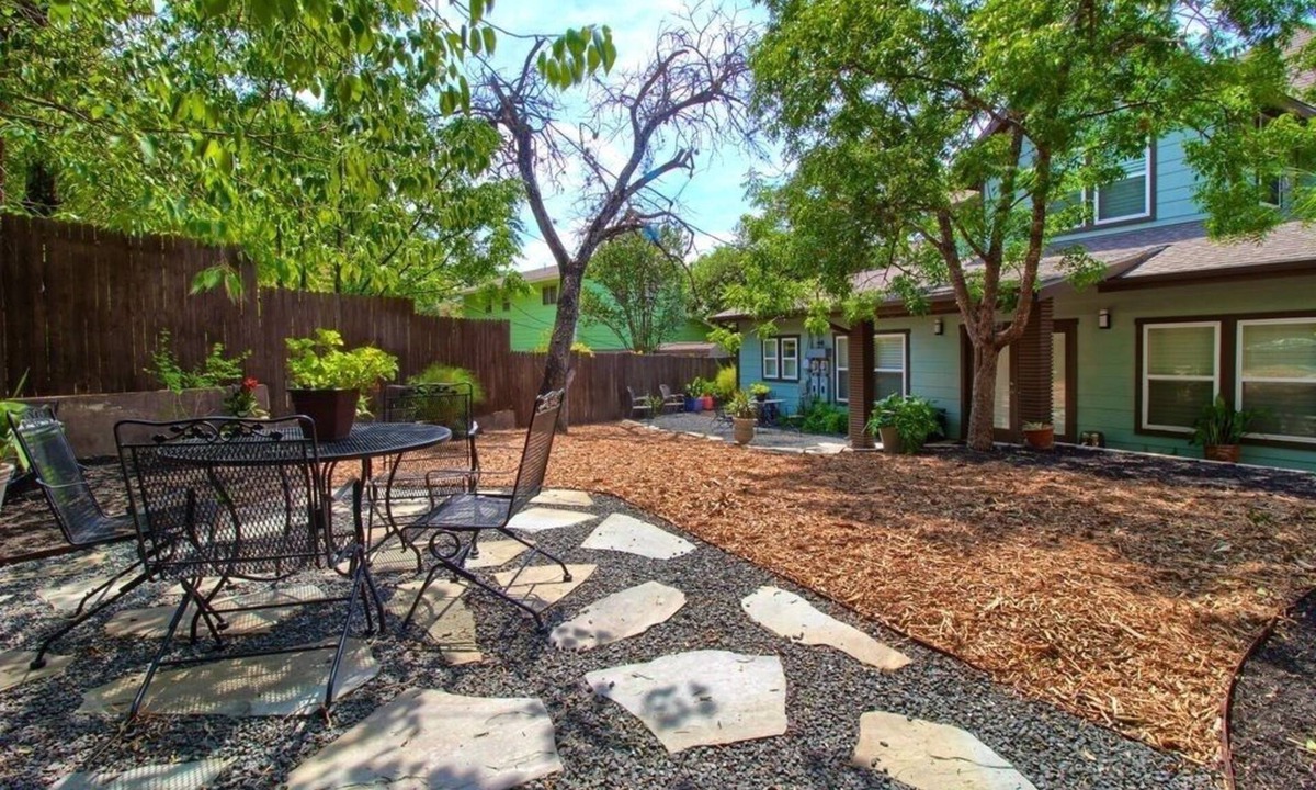Dawson House | Great location-Beautiful Austin Home-in SoCo 4BR, 3.5BA