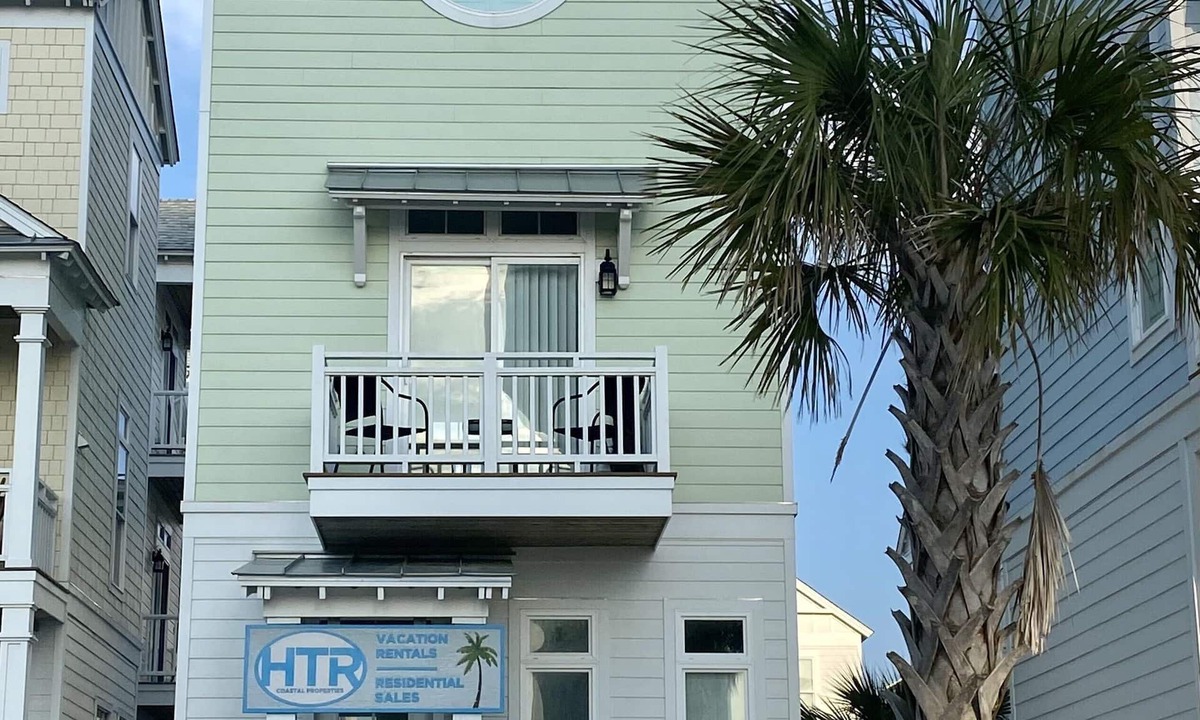 Atlantic Beach House | Great Ocean & Pool Views! 2 Bed 2 Bath Luxury Condo Sleeps 6