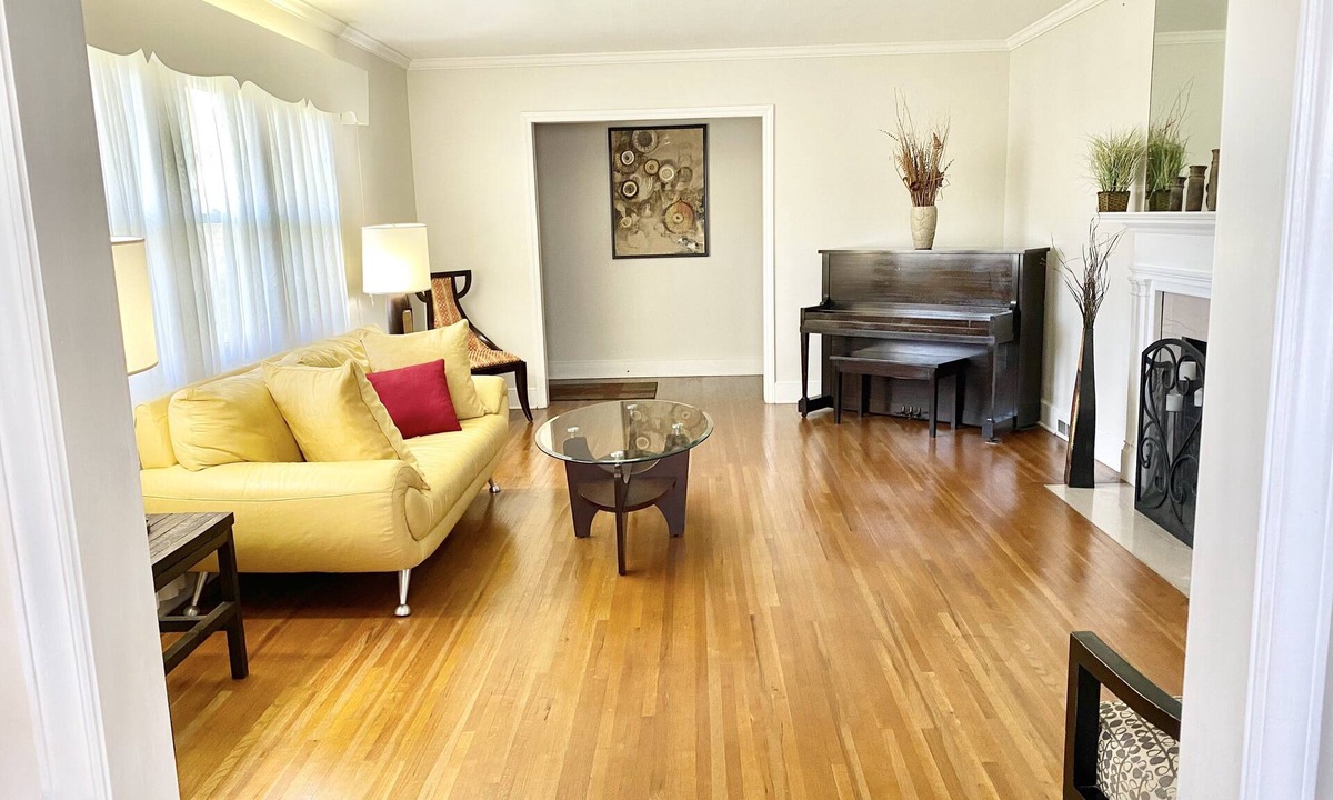 Toddville Road House | Greenhouse Studios very cozy and minutes from Uptown, Airport, Whitewater Center