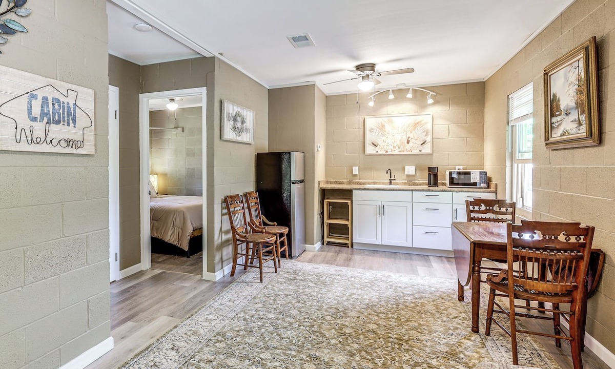 Clinton Cottage | Greers Ferry Lake Access! Cozy & Wooded Retreat