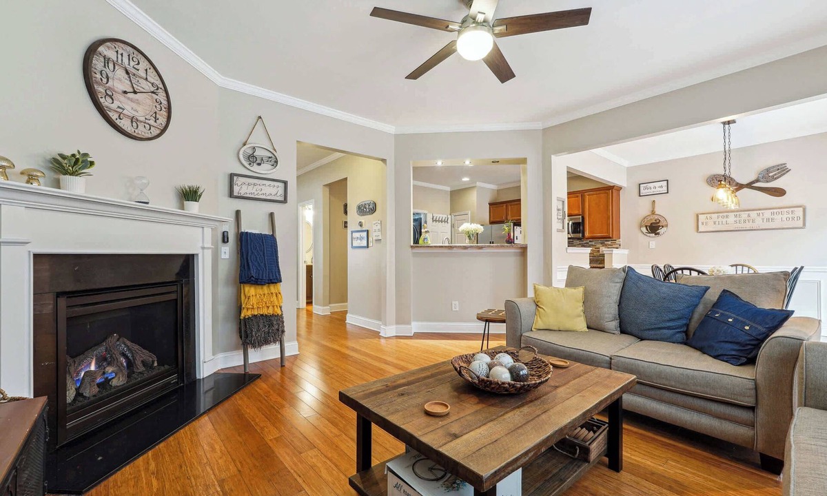 Lawrenceville House | Grenier Garden BNB|Private Backyard & Great WiFi