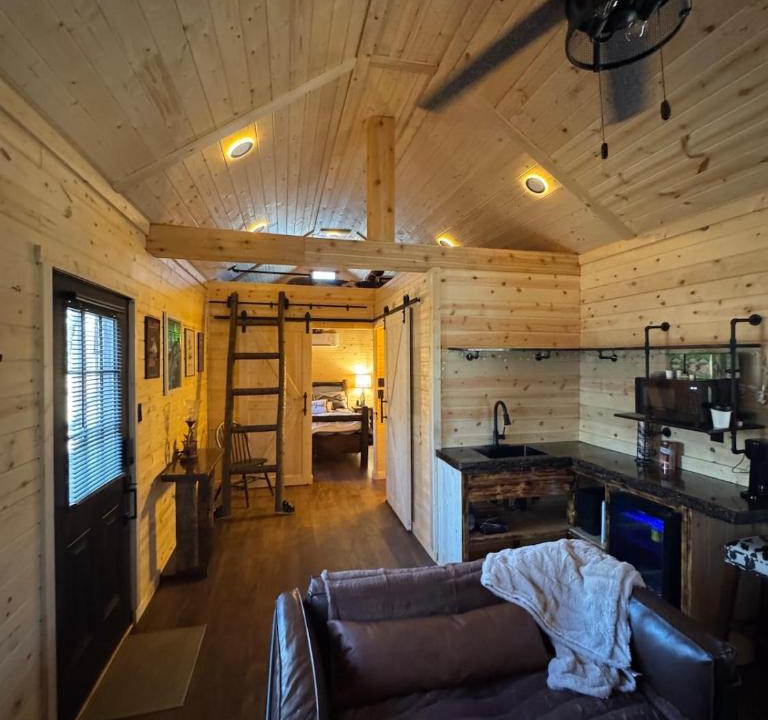 Mount Mourne Ski Chalet | Grinning Mule Lodge