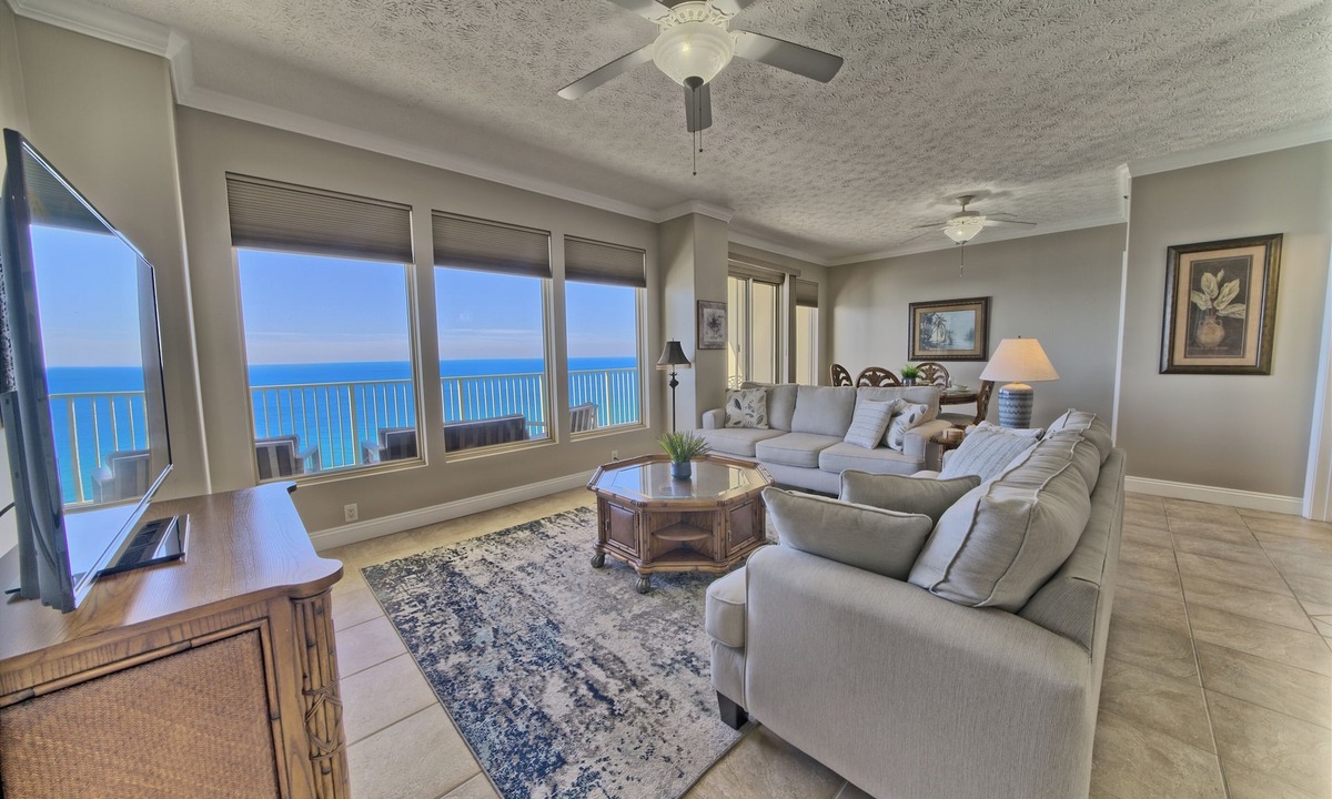 Thomas Drive Condo | *Gulf Crest 17th Floor Haven- W/Beach Service*