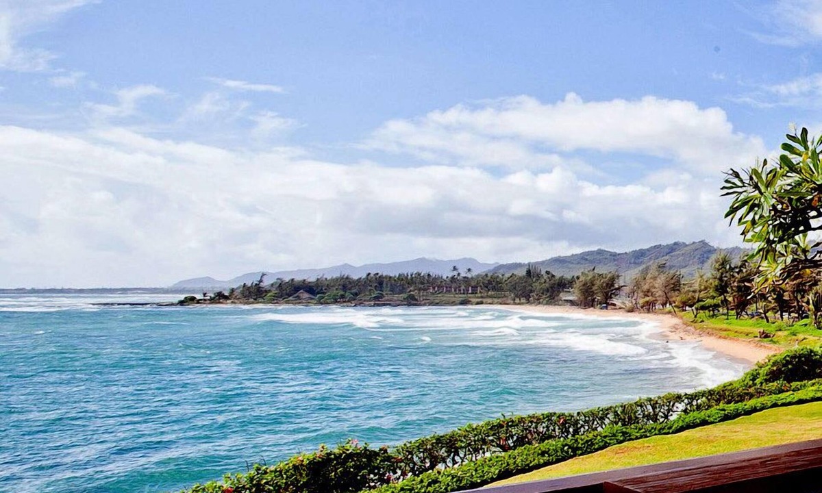 Wailua House Lots Condo | H-G-T-V type Renovation, Million Dollar view starting at only $210/night!