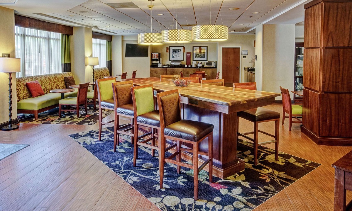 Elizabeth City Hotel | Hampton Inn Elizabeth City