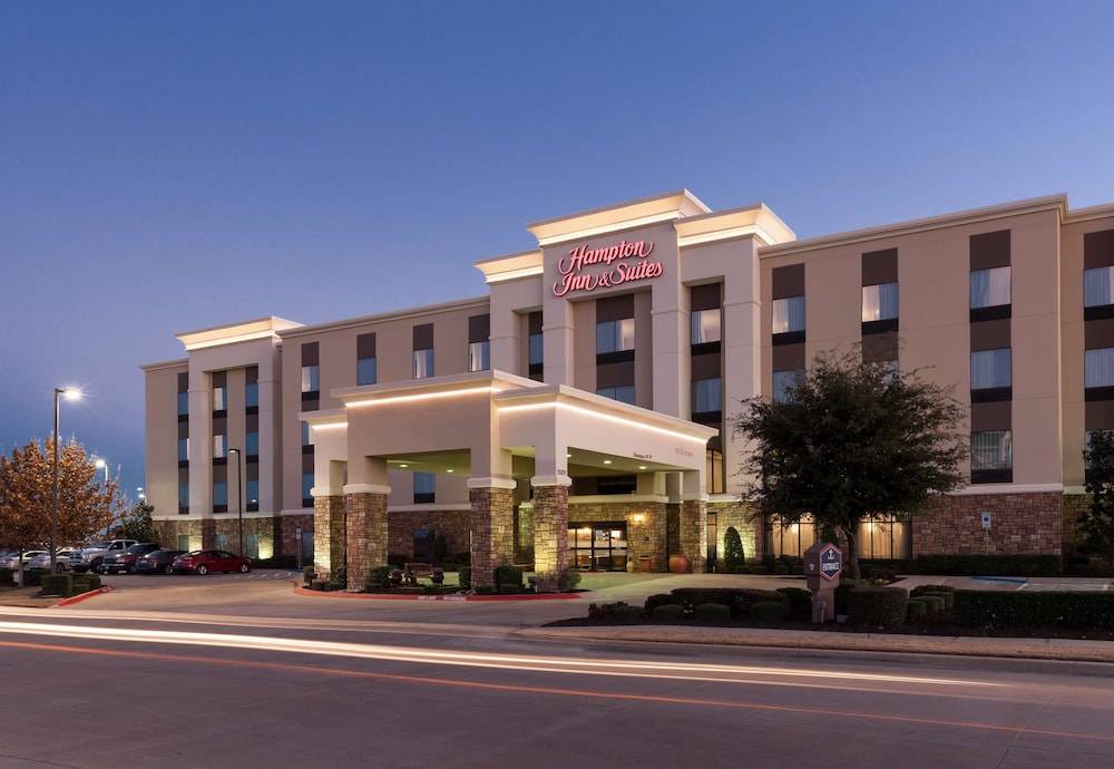 Burleson Hotel | Hampton Inn & Suites Ft. Worth-Burleson