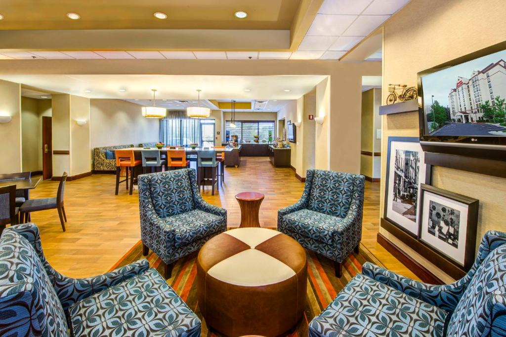 Cumberland Hotel | Hampton Inn & Suites Atlanta-Galleria