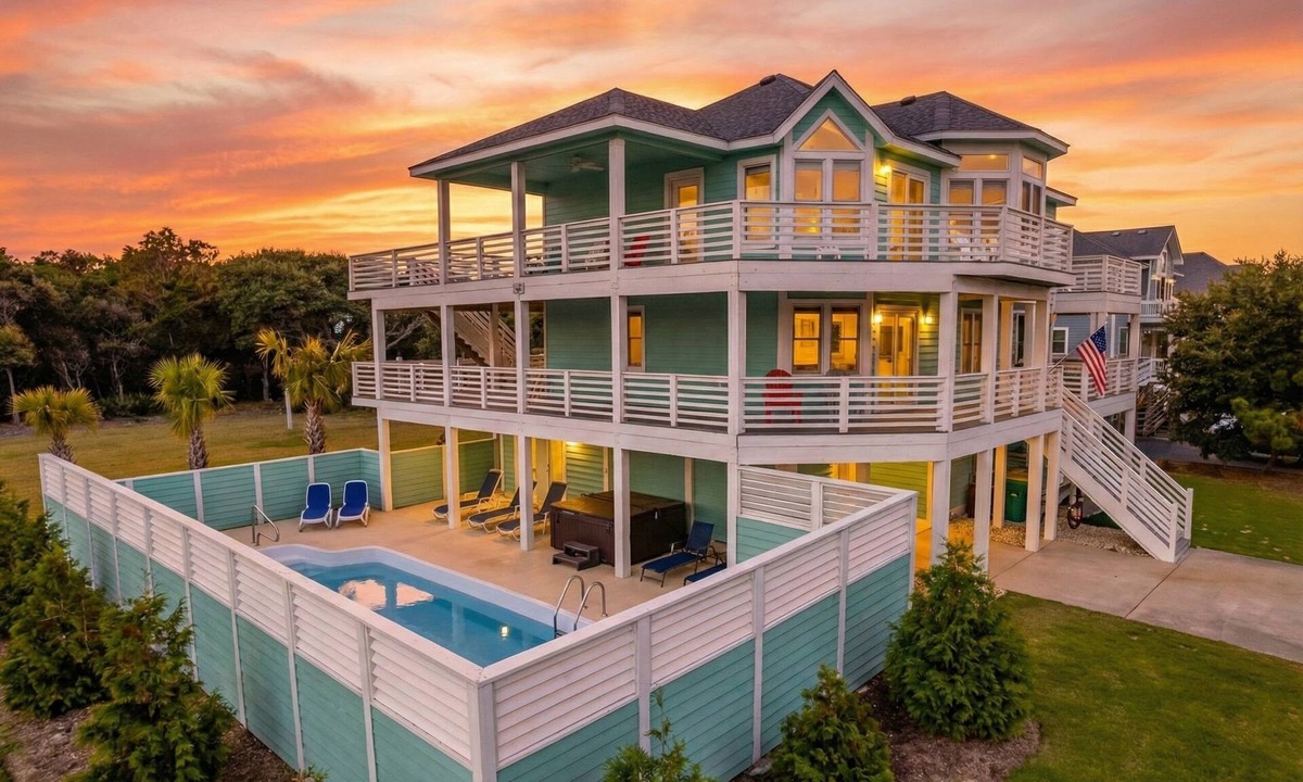 Whalehead Beach House | Harmankaya | 6BR Corolla Beach House w/Pool