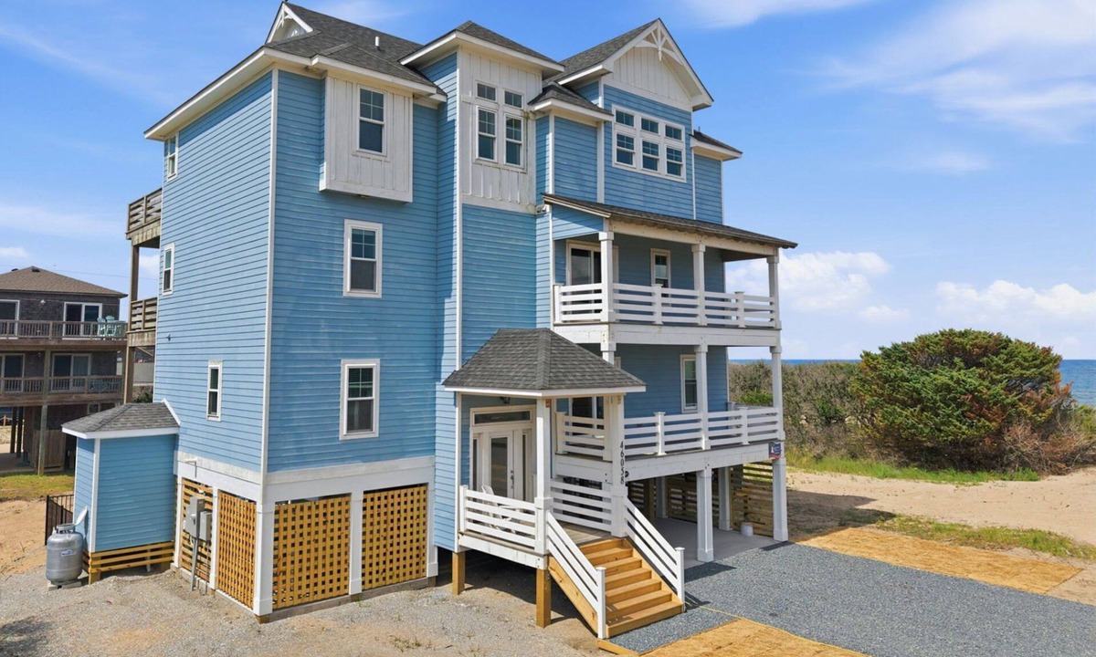 Buxton House | Hatteras Retreat Oceanfront Home + Pets Stay Free