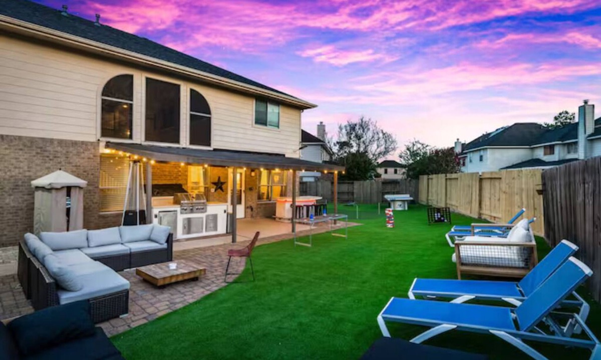 Klein House | Heated Pool, has it all & close to everything.