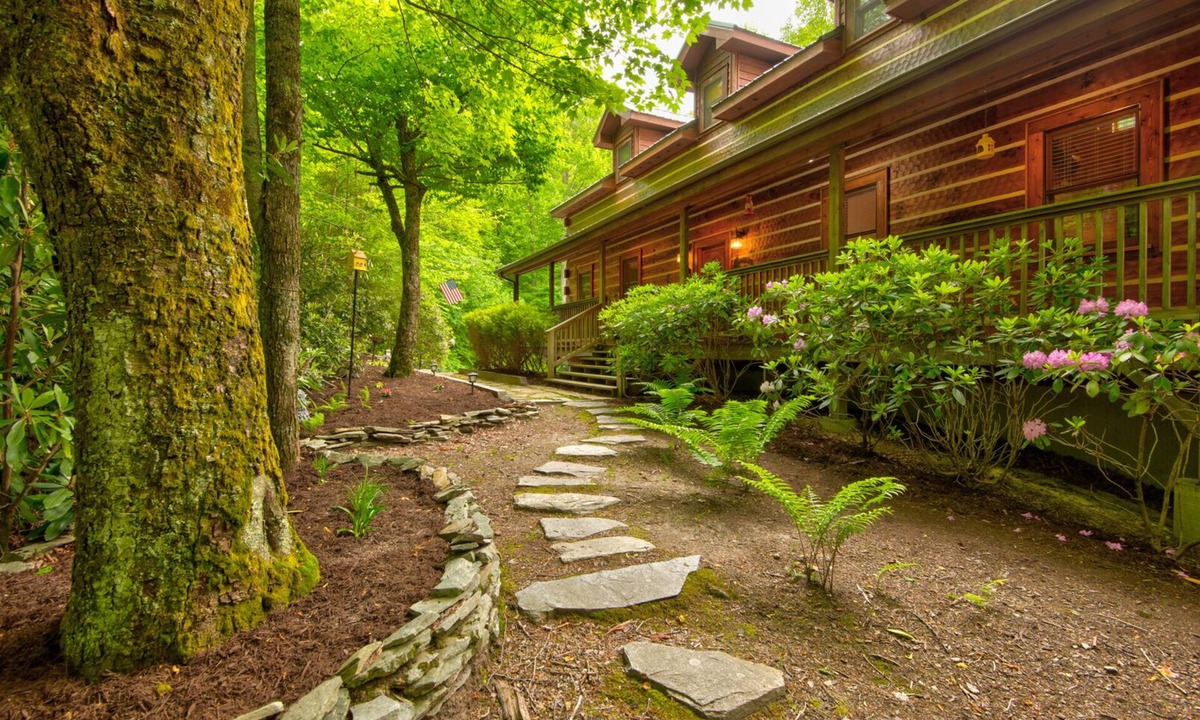 Boone Cabin | Hebron Falls Cabin: Wraparound Porch | Hot Tub | Pool Table | Dog Friendly | Firepit