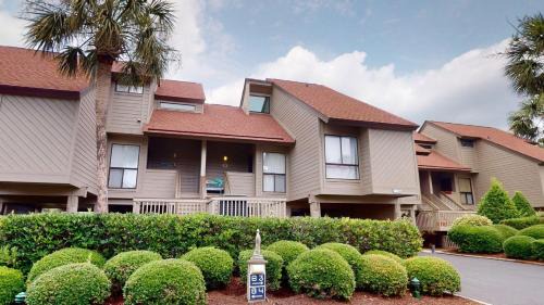 Pawleys Island House | Heron Marsh Escape Split Level Villa Lake Views
