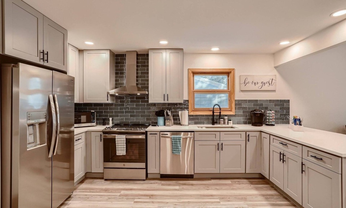 Walnut Crossing House | Hestia: Modern Hideaway Near the Domain