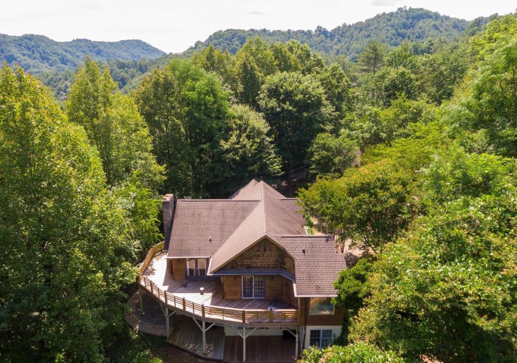 Lenoir House | Hidden Falls Retreat