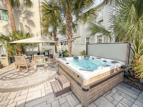 Cannonborough Elliotborough House | Hidden Outdoor Oasis - 1 BLOCK TO KING