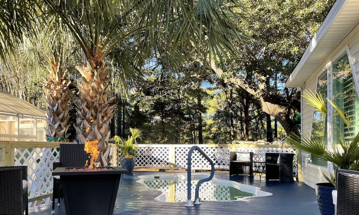 Myrtle Grove House | Hideaway Cottage with Private Heated Pool