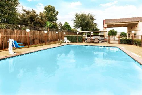South Arlington Hotel | Highland Inn